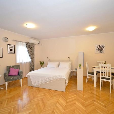 Apartment Filip Kotor Buitenkant foto