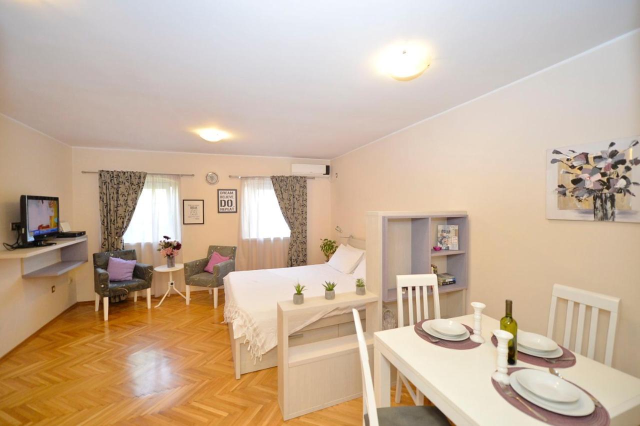 Apartment Filip Kotor Buitenkant foto