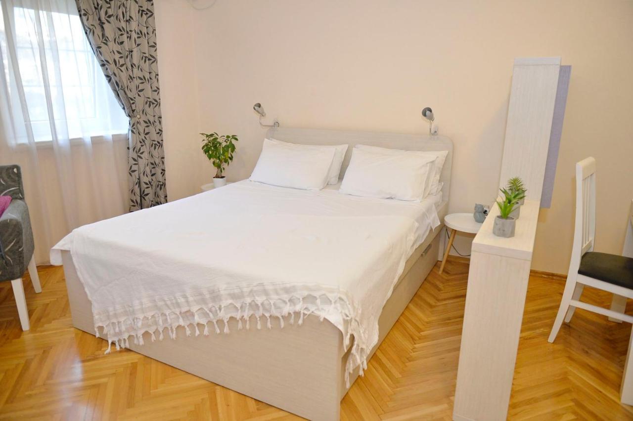 Apartment Filip Kotor Buitenkant foto