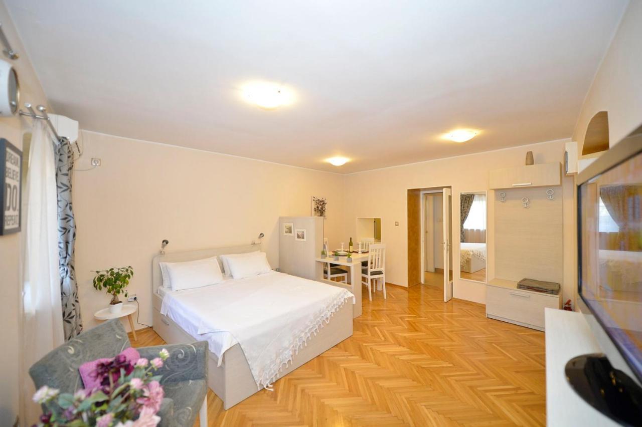 Apartment Filip Kotor Buitenkant foto