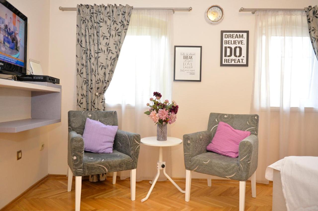 Apartment Filip Kotor Buitenkant foto
